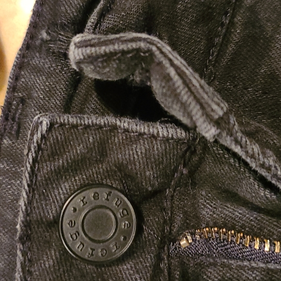 Lion king pullover and black denim shorts ♥ - Picture 4 of 8